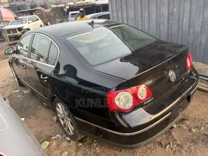 Volkswagen Passat 2.0 Sedan 2010 Black