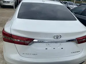 Toyota Avalon Limited FWD Sedan (3.6L 6cyl 6A) 2016 White