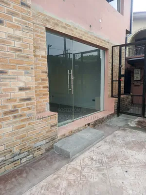 A Shop Space in Lekki Phase 1 for Letting