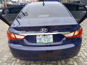 Hyundai Sonata Limited 2.0T Sedan (2.0L 4cyl 6A) 2012 Blue