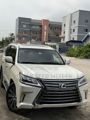 Lexus LX 2018 White