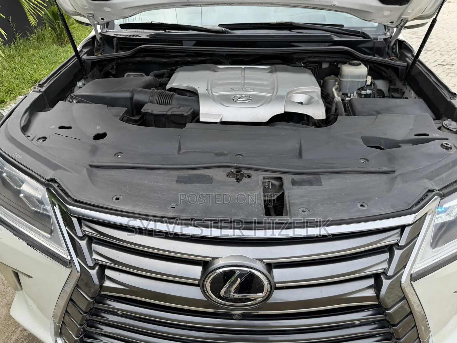 Lexus LX 2018 White