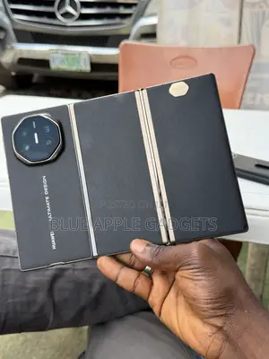 Huawei Mate XT Ultimate Design 1 TB Black