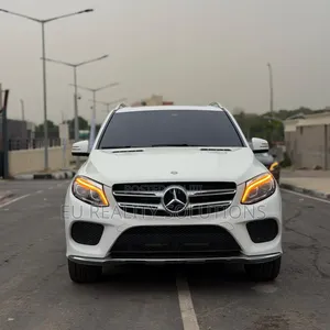 Mercedes-Benz C350 C350e Hybrid RWD 2017 White