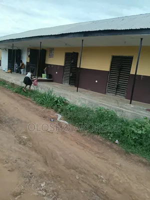 Shop With Land 1 Plot