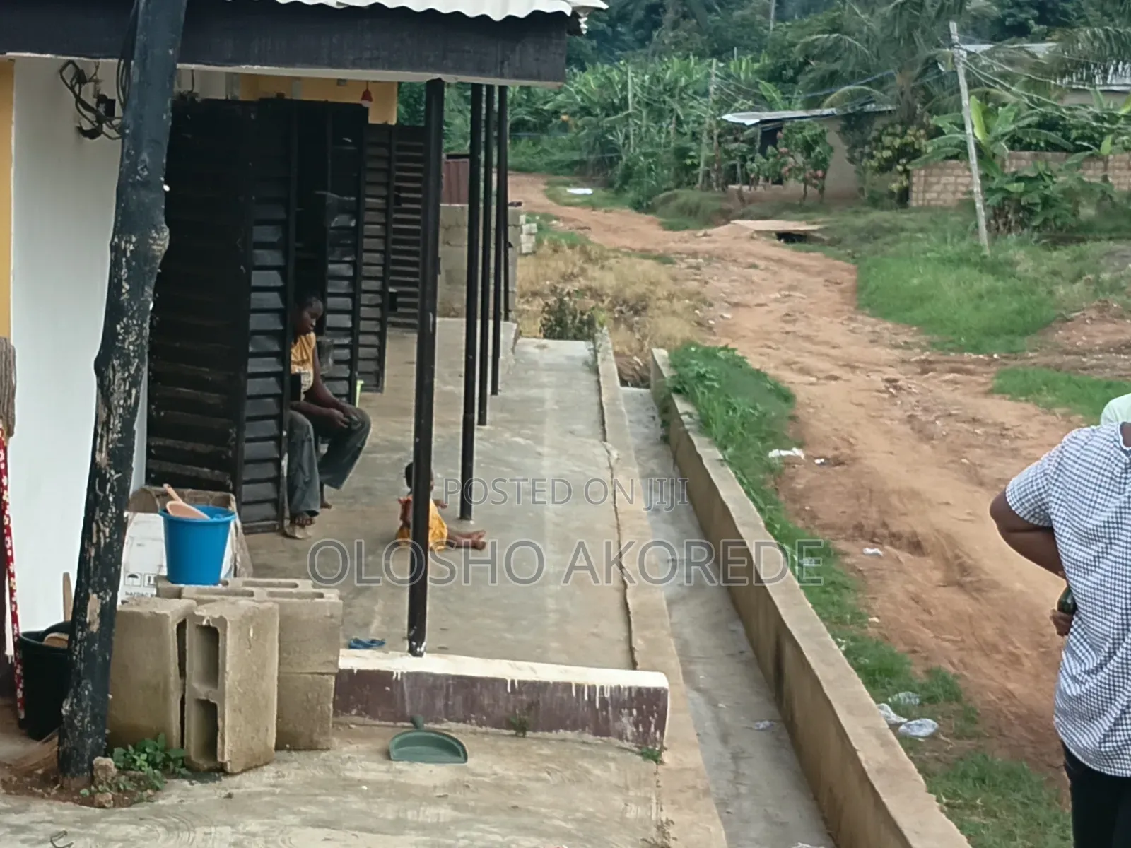 Shop With Land 1 Plot
