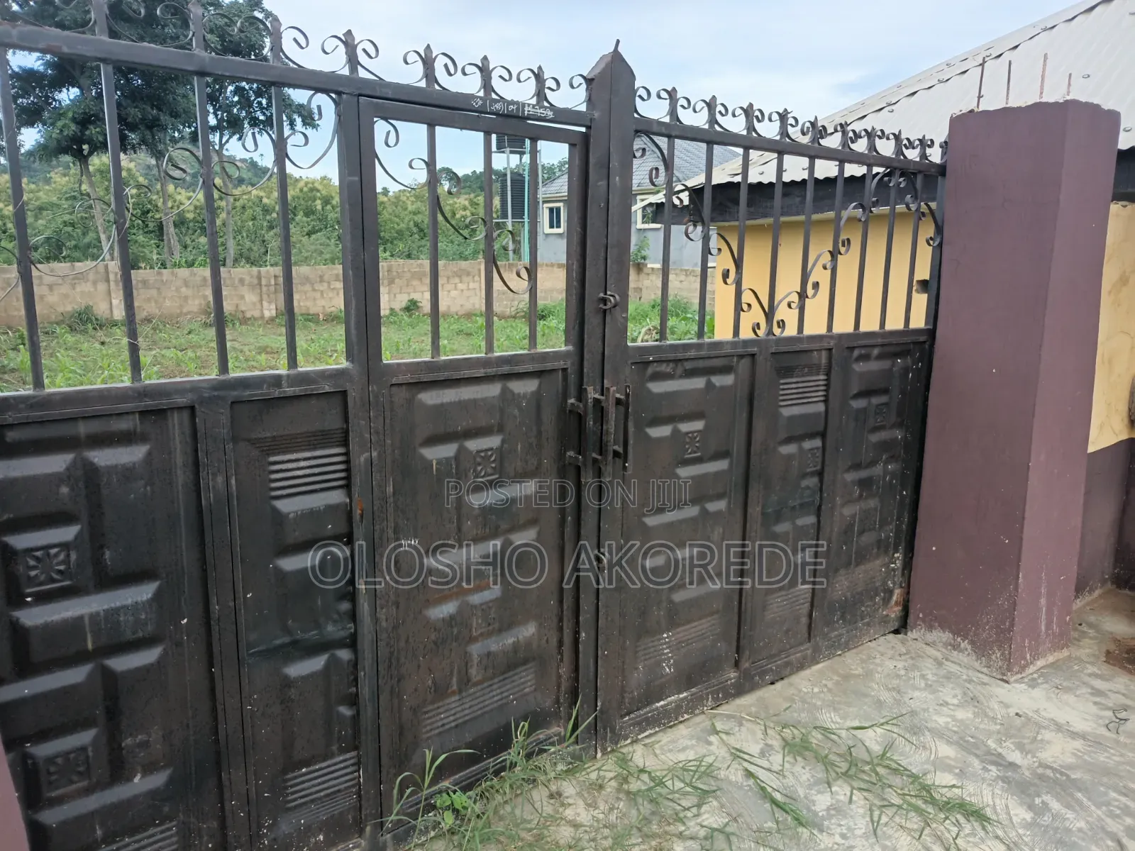 Shop With Land 1 Plot