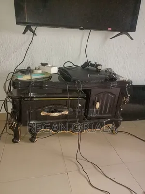 Royal Tv Stand