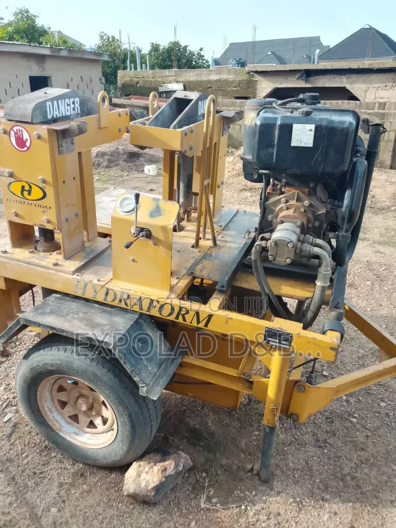 Hydraform Interlocking Brick Block Making Machine