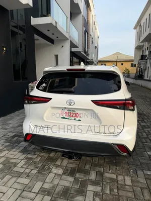 Toyota Highlander Limited 2022 White