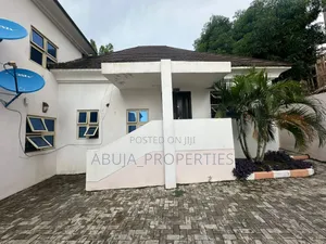 2bdrm Bungalow in Wuse 2 for rent