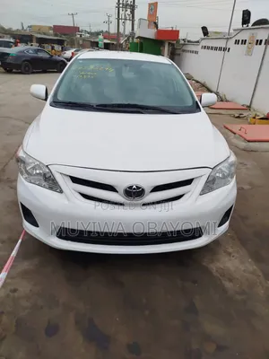 Toyota Corolla 2012 White