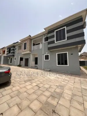 2bdrm Block of Flats in Life Camp By Nnpc for rent