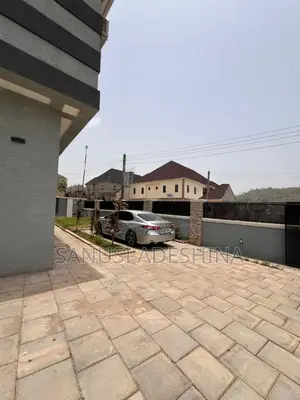 2bdrm Block of Flats in Life Camp By Nnpc for rent