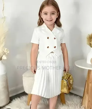Girl Bluse Jacket and Plitting Skirt White