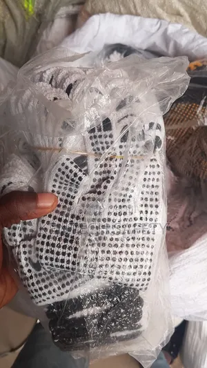 Hand Glove Dotted Dozen