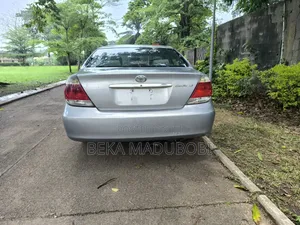 Toyota Camry LE 4dr Sedan (2.4L 4cyl 5A) 2005 Green