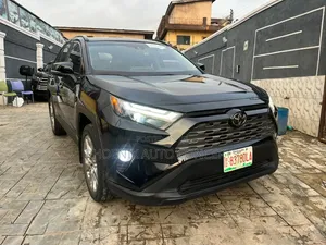 Toyota RAV4 Limited 2021 Black