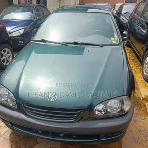 Toyota Avensis 1.8 1998 Green