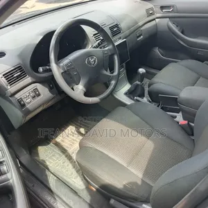 Toyota Avensis 1.8 VVTi 2008 Gray