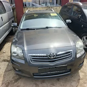 Toyota Avensis 1.8 VVTi 2008 Gray