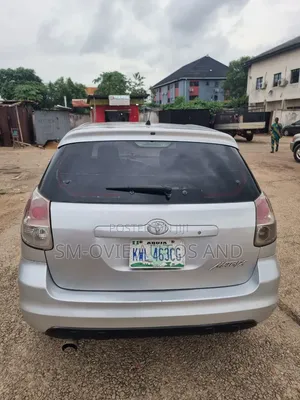 Toyota Matrix Hatchback FWD (1.8L 4cyl 5M) 2005 Silver