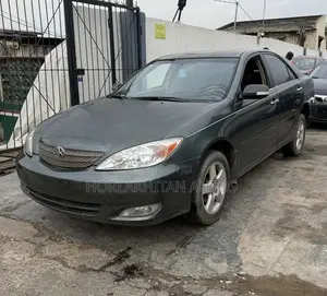 Toyota Camry LE 4dr Sedan (2.4L 4cyl 4A) 2004 Green