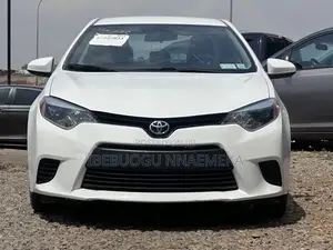 Toyota Corolla LE 4dr Sedan (1.8L 4cyl CVT) 2015 White