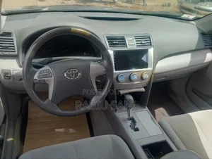 Toyota Camry LE 4dr Sedan (2.5L 4cyl 6AM) 2010 Gray