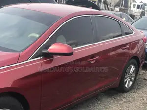Hyundai Sonata SE 4dr Sedan (2.4L 4cyl 6A) 2015 Red