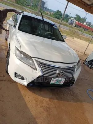 Toyota Camry XLE V6 4dr Sedan (3.5L 6cyl 6AM) 2010 White
