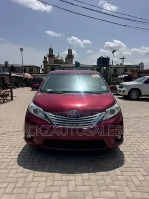 Toyota Sienna XLE 7 Passenger Mobility 2012 Red
