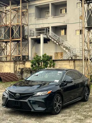 Toyota Camry 2020 Blue