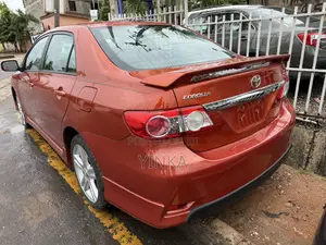 Toyota Corolla S Special Edition 4dr Sedan (1.8L 4cyl 4A) 2013 Orange