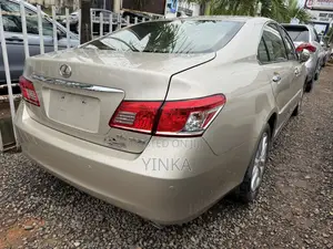 Lexus ES 350 2011 Gold