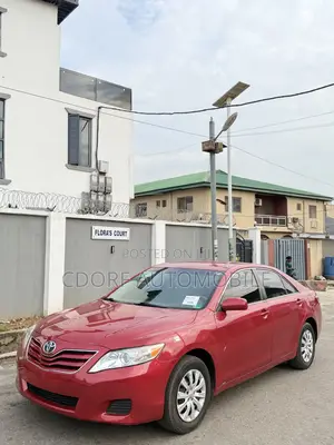 Toyota Camry LE 4dr Sedan (2.5L 4cyl 6A) 2011 Red