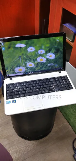 Laptop Toshiba Satellite C855 8GB Intel Core i5 HDD+SSD 256GB