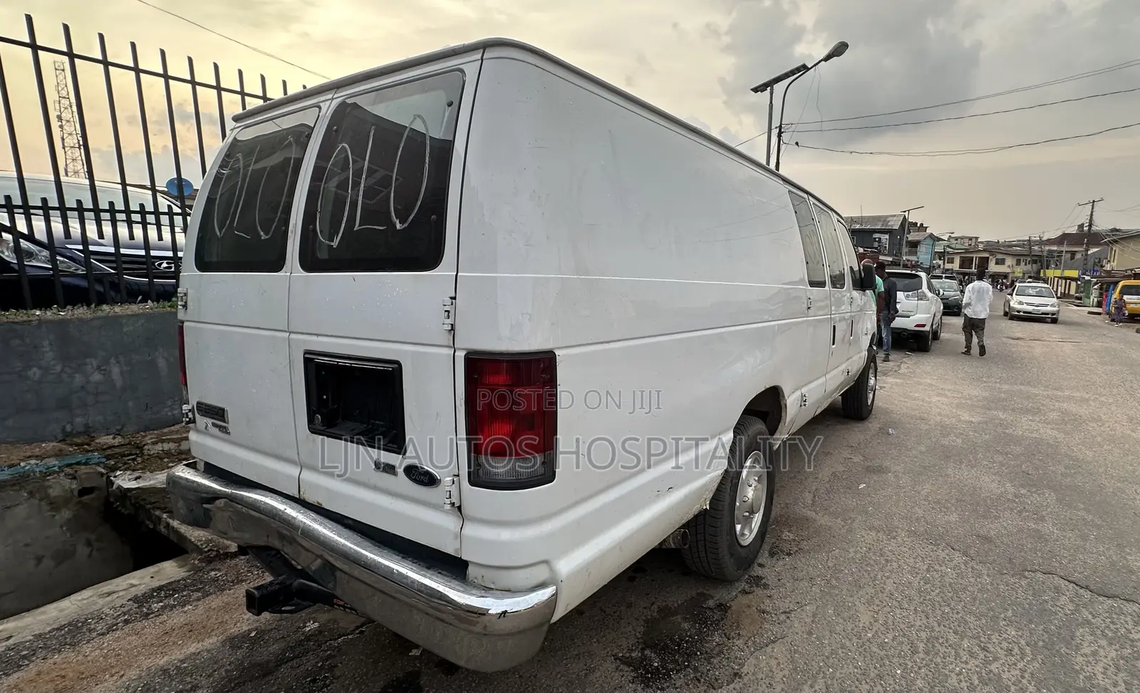 Ford E250 2011 White
