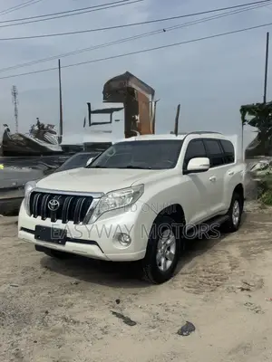 Toyota Land Cruiser Prado 2017 White