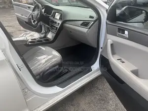 Hyundai Sonata Base Sedan FWD (2.4L 4cyl 6A) 2016 White