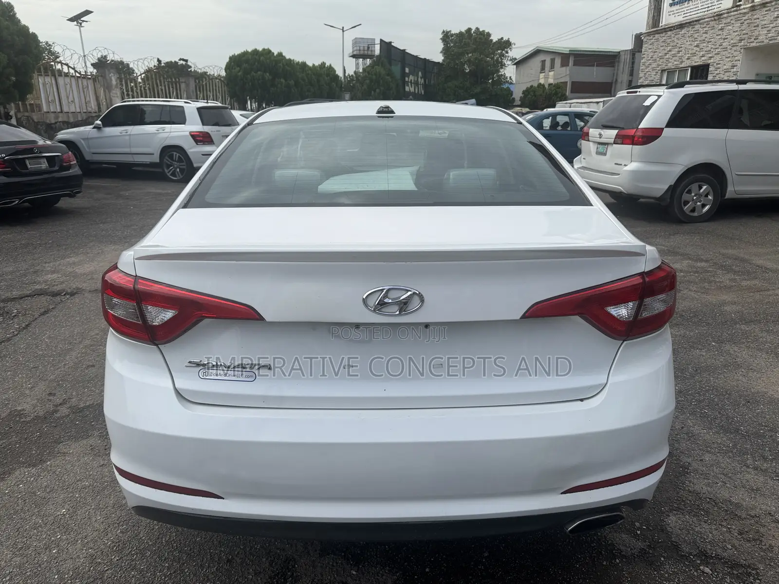 Hyundai Sonata Base Sedan FWD (2.4L 4cyl 6A) 2016 White