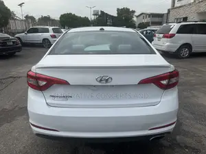 Hyundai Sonata Base Sedan FWD (2.4L 4cyl 6A) 2016 White