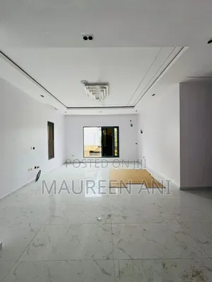 4bdrm Duplex in Afe, Peninsula Estate for sale
