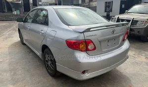 Toyota Corolla 2009 Silver