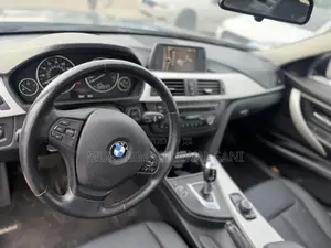 BMW 320i 2014 Black