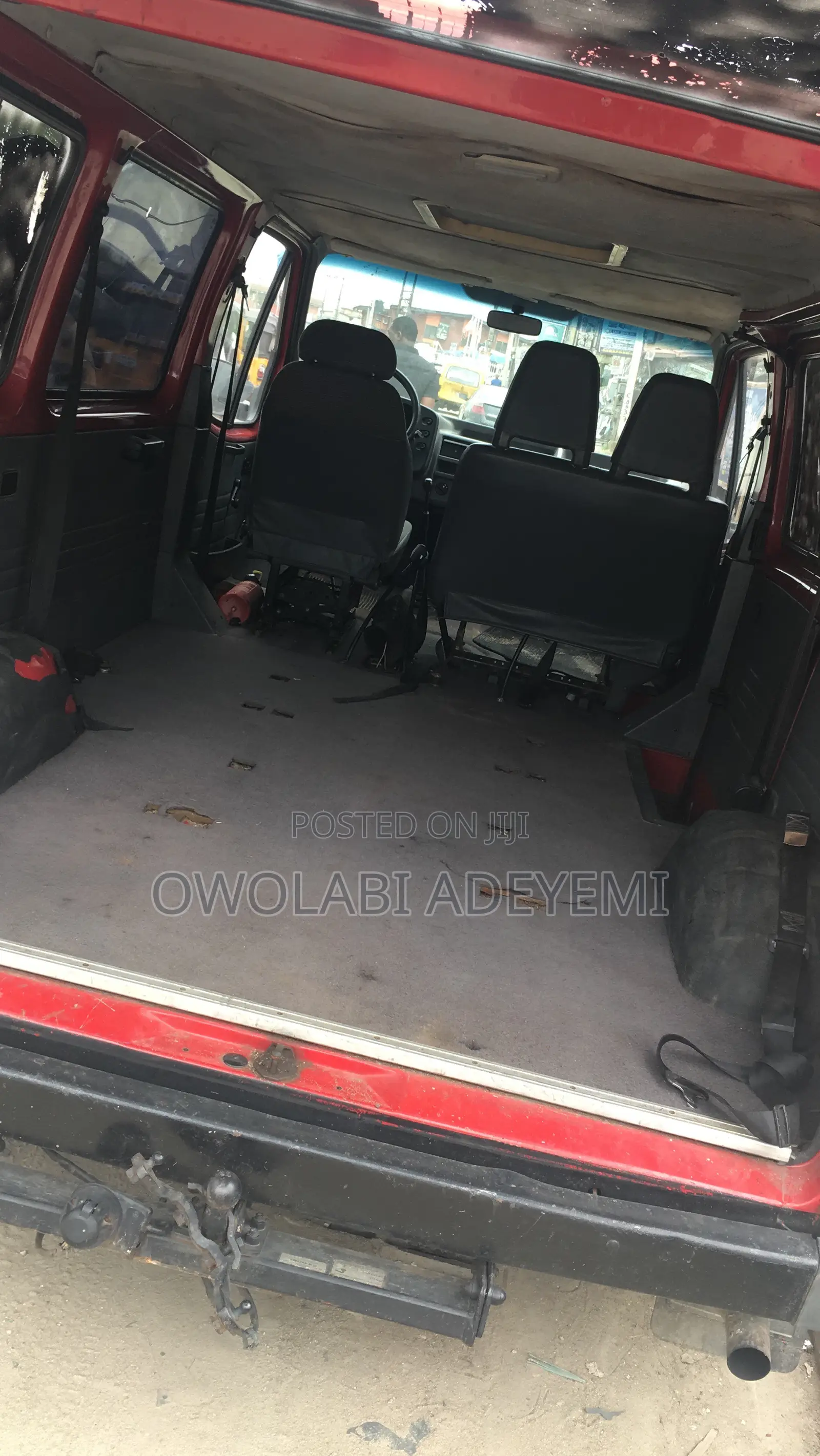 Ford Transit 2000 Red