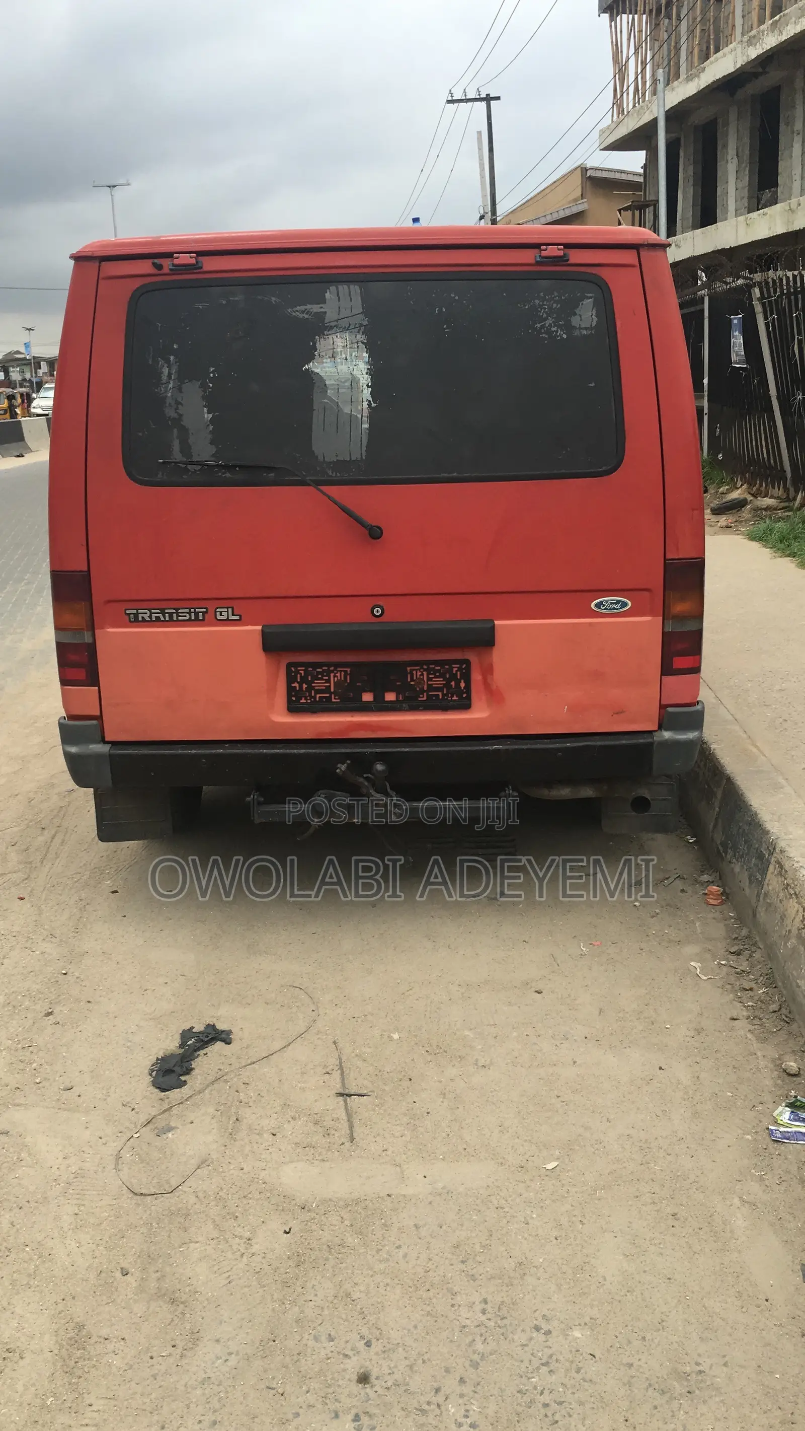 Ford Transit 2000 Red
