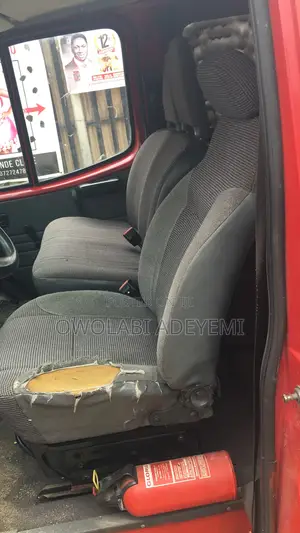 Ford Transit 2000 Red