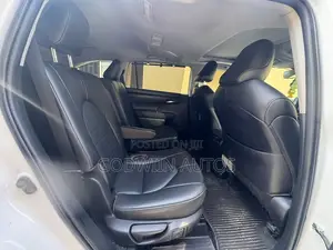 Toyota Highlander XLE 2022 White