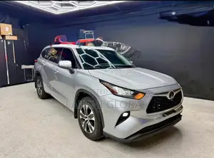 Toyota Highlander XLE AWD 2020 Silver